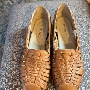 Softspots Women's Tan Woven Leather Slip-On Flats 8 1/2 Narrow